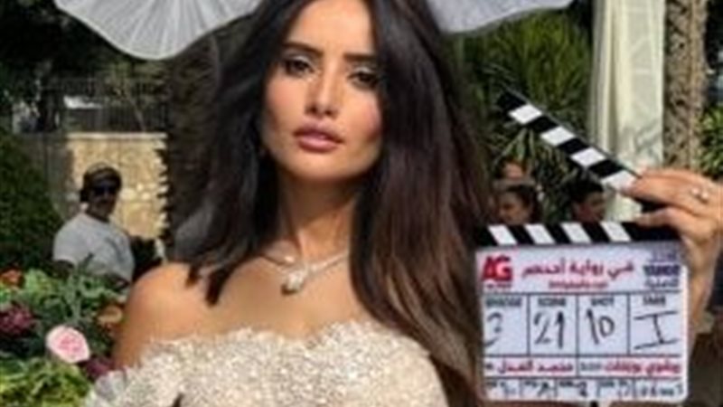 زينة تبدا مغامرة