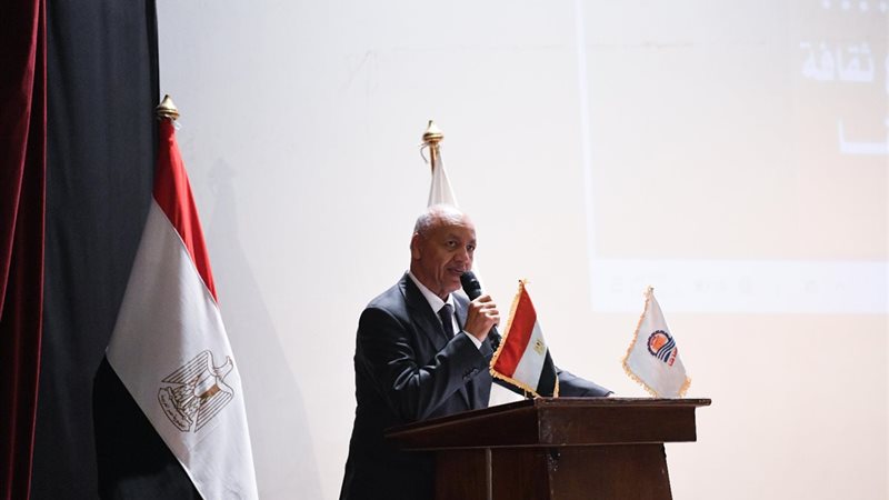 جانب من الندوة