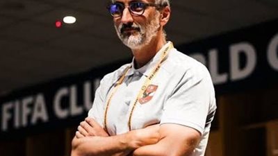 استعدادا للموسم الجديد.. ريبيرو يقطع إجازته ويعود إلى أرض الجزيرة