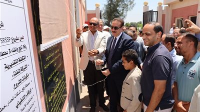 محافظ المنوفية ونائب وزير الإسكان يفتتحان 3 محطات صرف صحي بتلا.. صور 