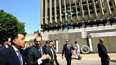 مدبولي يشكر الحماية المدنية ويطالب بخطة عاجلة للتعافي بعد حريق سنترال رمسيس