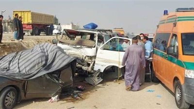 إصابة 5 أشخاص إثر تصادم بين أتوبيس وميكروباص على طريق البحيرة