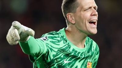 رسميا.. برشلونة يجدد عقد الحارس البولندي تشيزني حتى 2027