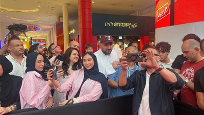 فيلم «أحمد وأحمد» يشعل الأجواء في دبي.. ويحصد 20 مليون جنيه في أول أسبوع