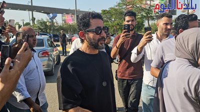 حلمي وهنيدي وسعد أبرز الحضور في جنازة المخرج سامح عبدالعزيز