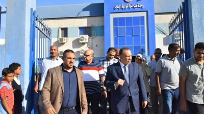 محافظ أسيوط يتفقد وحدة طب الأسرة بكودية الإسلام في ديروط