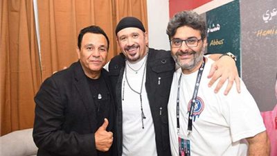 برعاية وليد منصور.. المسرح الروماني يعود للأضواء بحفل كامل العدد لنجوم التسعينيات