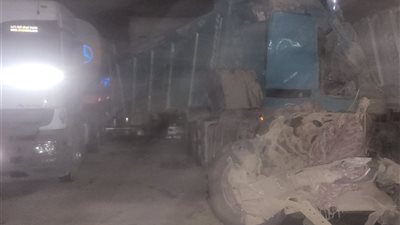 مصرع شخصين وإصابة آخرين في تصادم 3 سيارات نقل بقنا