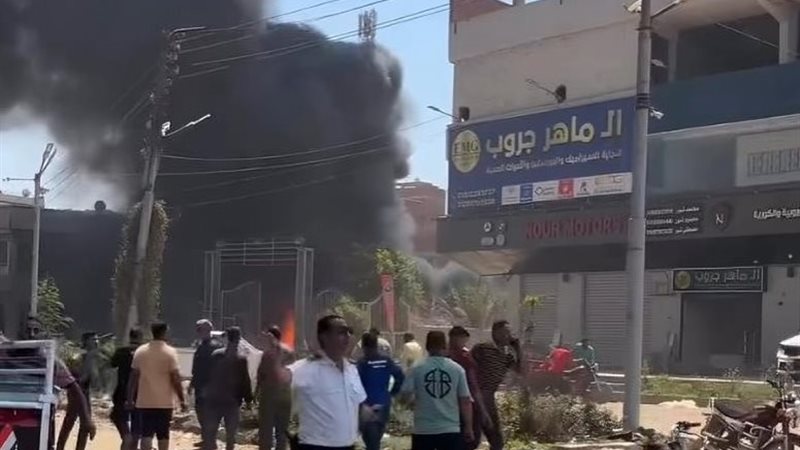 حريق مفاجئ في تريلا
