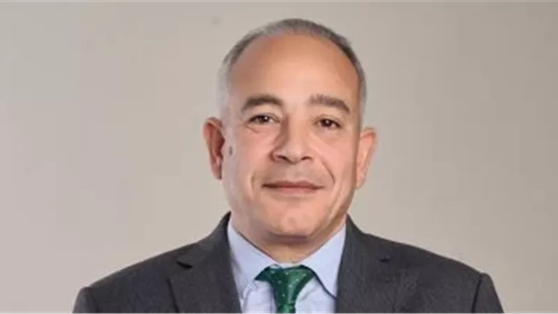 الدكتور أحمد عادل