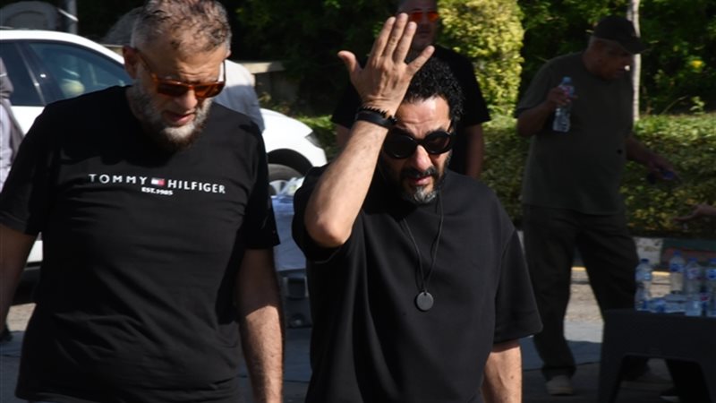 أحمد حلمي من جنازة