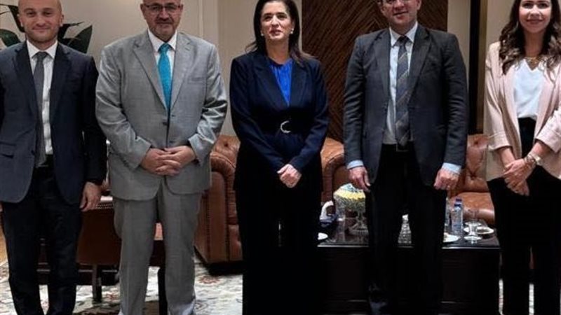 وزير المالية خلال