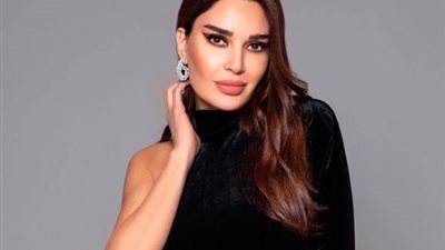 بعد غياب سنتين.. سيرين عبد النور تقلب الترند بأغنيتها الجديدة «عاملن عقدة»