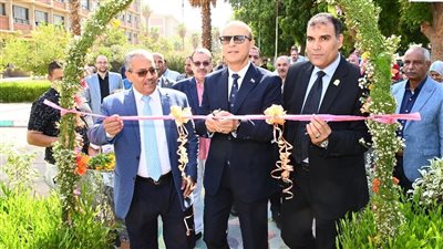 رئيس جامعة أسيوط يفتتح الحديقة النباتية المفتوحة بـ1864 شجرة ونبات
