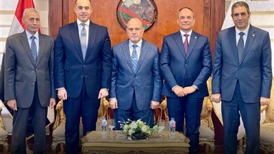 وزير الشؤون النيابية يهنئ المستشار محمد الشناوي لتعيينه رئيس هيئة النيابة الإدارية