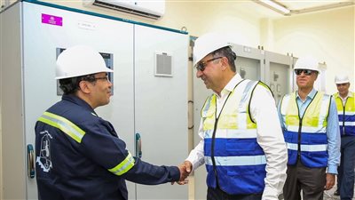 وزير قطاع الأعمال العام يتفقد مشروعات التطوير بشركة مصر لصناعة الكيماويات بالإسكندرية