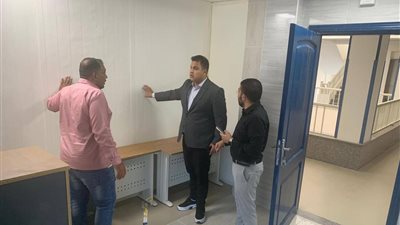 استعدادا لتشغيله.. مدير فرع الرعاية الصحية بجنوب سيناء يتفقد مركز طب أسرة الزهراء