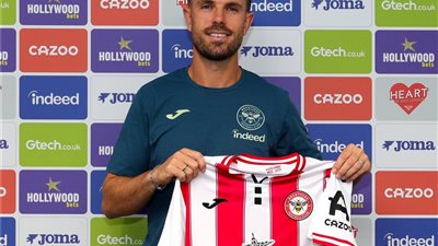 جوردان هيندرسون يعود للدوري الإنجليزي بصفقة انتقال حر مع برينتفورد