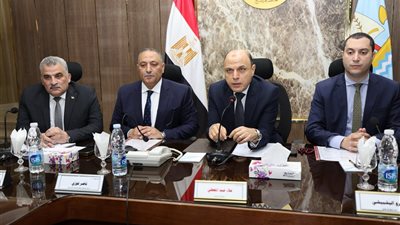  محافظ كفر الشيخ يعقد اجتماعًا مع مسئولي جهاز تنمية البحيرات لمناقشة تطوير بحيرة البرلس