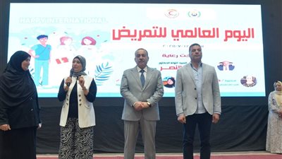 محافظ أسيوط يكرم 516 شخصا ضمن فعاليات اليوم العالمي للتمريض