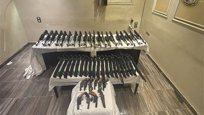 الداخلية تداهم أوكار الكيف وتضبط مخدرات وأسلحة في 3 محافظات