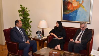 السفير حسام زكي يبحث مع وزيرة التعاون الاقتصادي الألمانية تطورات الأوضاع في غزة