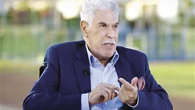 أحمد حسن: حسن شحاتة يتعرض لوعكة صحية مفاجئة.. ويخضع لعملية جراحية