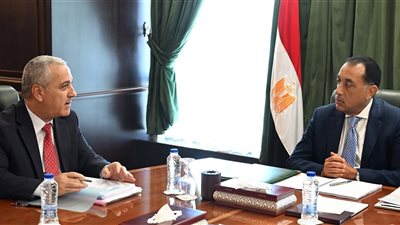 رئيس الوزراء يستعرض مع رئيس الهيئة الوطنية للصحافة عددا من الموضوعات والملفات