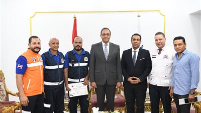 تكريم مسعف وفني قيادة بالإسعاف لجهودهما في إنقاذ حالة ولادة طارئة بقرية خزام بقوص