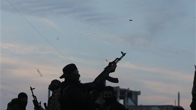 موجة نزوح واسعة من السويداء إلى درعا.. آلاف الأسر تبحث عن الأمان في سوريا