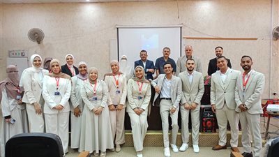 طلاب بجامعة حلوان يبتكرون ذراع روبوتية ليزرية بتقنيات التحكم الذكي (صور)