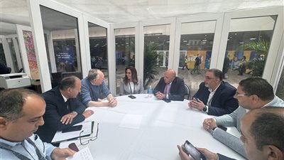 وزيرة التنمية المحلية تبحث مع مؤسس شركة 