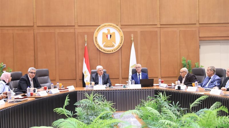 اجتماع مجلس الجامعات