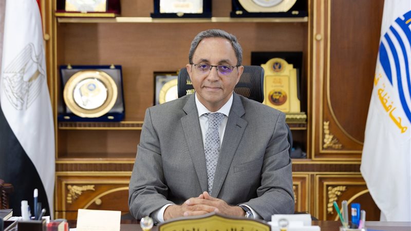 محافظ قنا