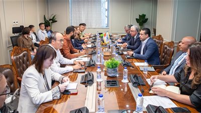 وفد صيني يبحث فرص الاستثمار الصناعي في المنطقة الاقتصادية لقناة السويس