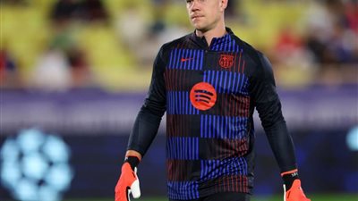 تير شتيجن يخضع لجراحة في فرنسا وسط أنباء عن توتر مع برشلونة