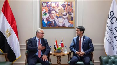 قناة السويس تبحث شراكة بحرية مع بنما في النقل والخدمات اللوجستية