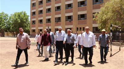 محافظ أسوان يتابع تجهيز المقار الانتخابية لـ«الشيوخ» بمدرسة الكفور الابتدائية بكوم أمبو