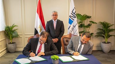 بـ970 مليون جنيه .. توقيع عقد مشروع صناعي جديد لشركة «CWA» للمنسوجات بالسخنة