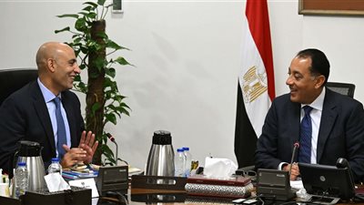 رئيس الوزراء يناقش مع وزير التربية والتعليم ملفات تطوير التعليم وتحسين بيئة التعلم