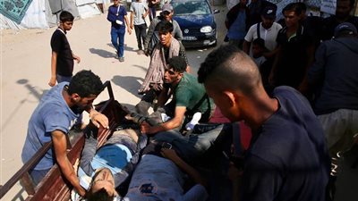 استشهاد 65 في غزة بينهم باحثون عن الطعام.. ووفاة 7 بسبب الجوع