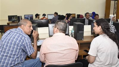 لليوم الرابع على التوالي.. معامل التنسيق في الجامعات تستقبل طلاب المرحلة الأولى 2025 لتسجيل رغباتهم| صور