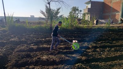 زراعة المنوفية تواصل جهودها في تطهير المساقي لتقليل فاقد المياه وترشيد الاستهلاك