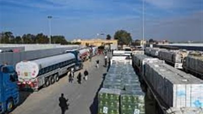 أزمة الوقود في غزة.. شاحنتان تحملان 107 طن وقود تدخل إلى غزة