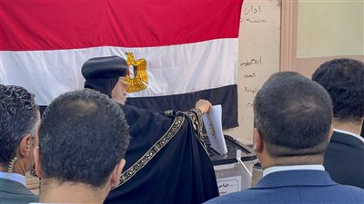 البابا تواضروس الثاني يدلي بصوته في انتخابات مجلس الشيوخ 2025