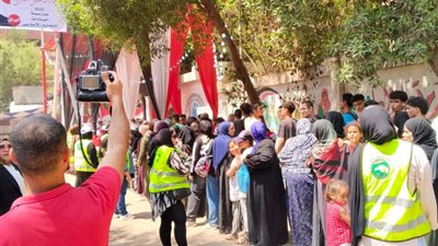 بالأغاني الوطنية.. توافد الناخبين بالشيوخ على مدرسة بشتيل بالجيزة