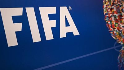فيفا يعلن عن قرارات جديدة لضمان نزاهة التحكيم.. تفاصيل