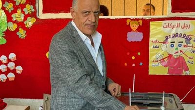 أمين «الجبهة الوطنية» بكفر الشيخ يدلي بصوته في انتخابات مجلس الشيوخ