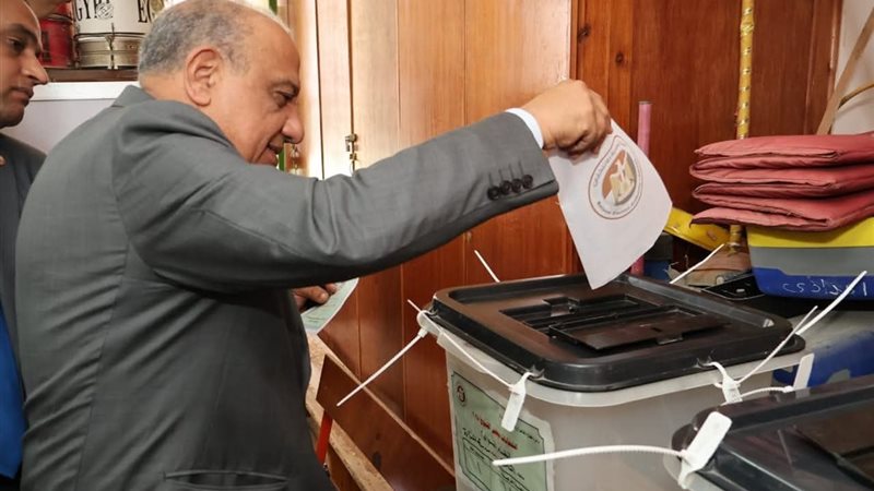 وزير الكهرباء والطاقة