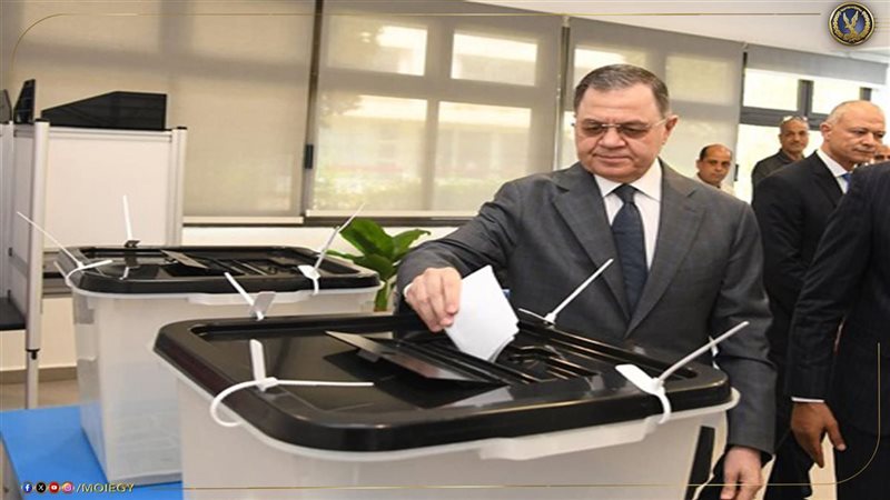 اللواء محمود توفيق